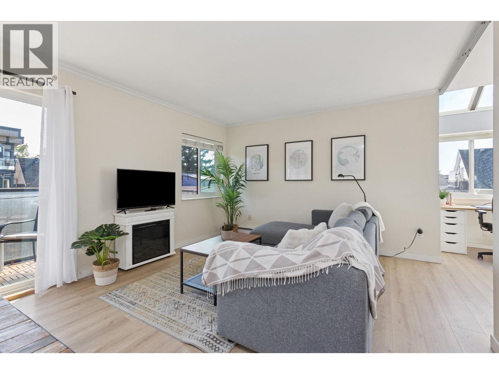 Photo 2 of 302 550 E 7th Avenue, Vancouver BC