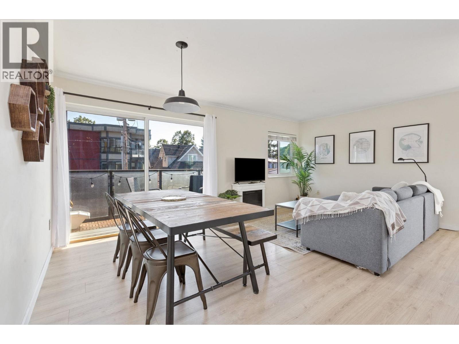 Photo 3 of 302 550 E 7th Avenue, Vancouver BC