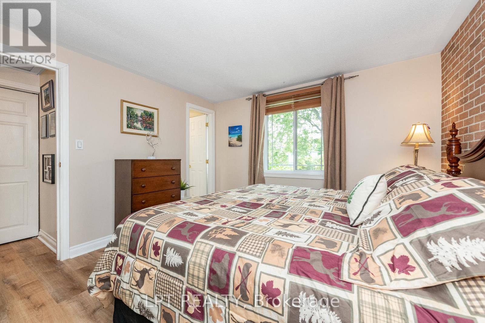 Photo 12 of 9 Dallaire Crescent, Ottawa ON