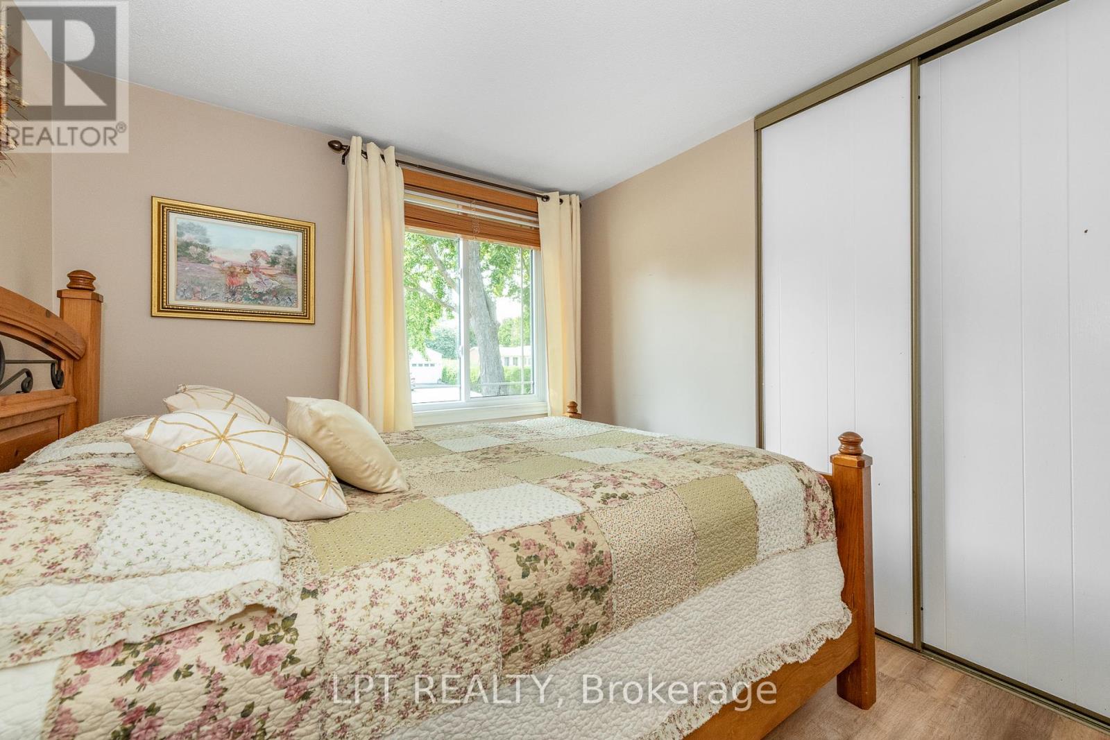 Photo 15 of 9 Dallaire Crescent, Ottawa ON