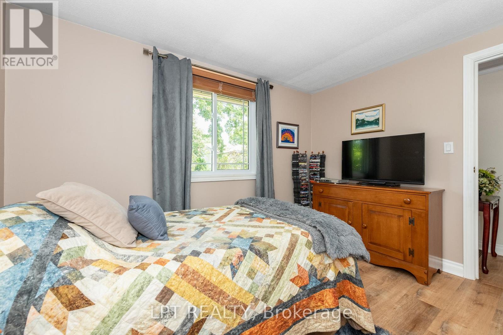 Photo 17 of 9 Dallaire Crescent, Ottawa ON
