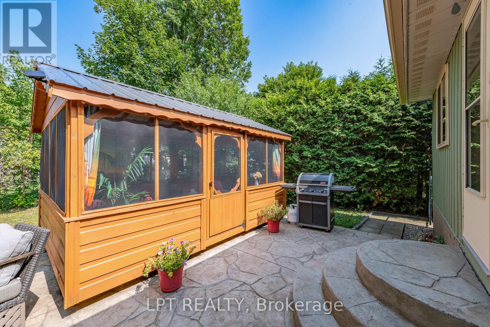 Photo 21 of 9 Dallaire Crescent, Ottawa ON