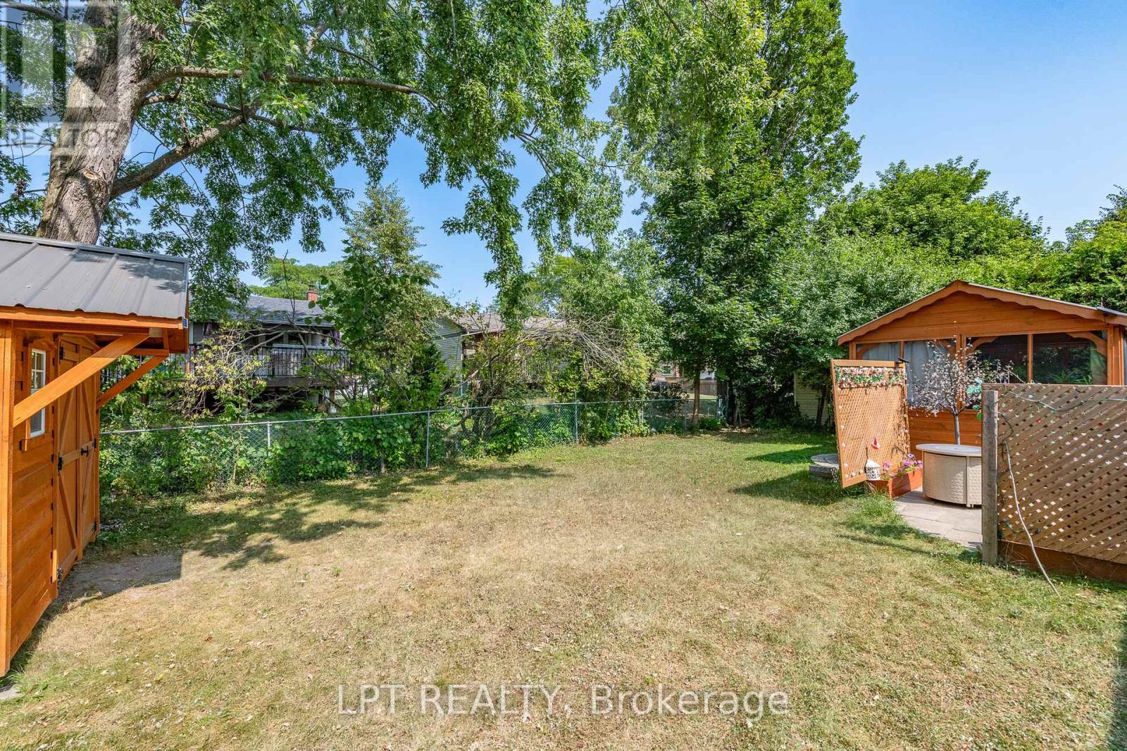 Photo 25 of 9 Dallaire Crescent, Ottawa ON