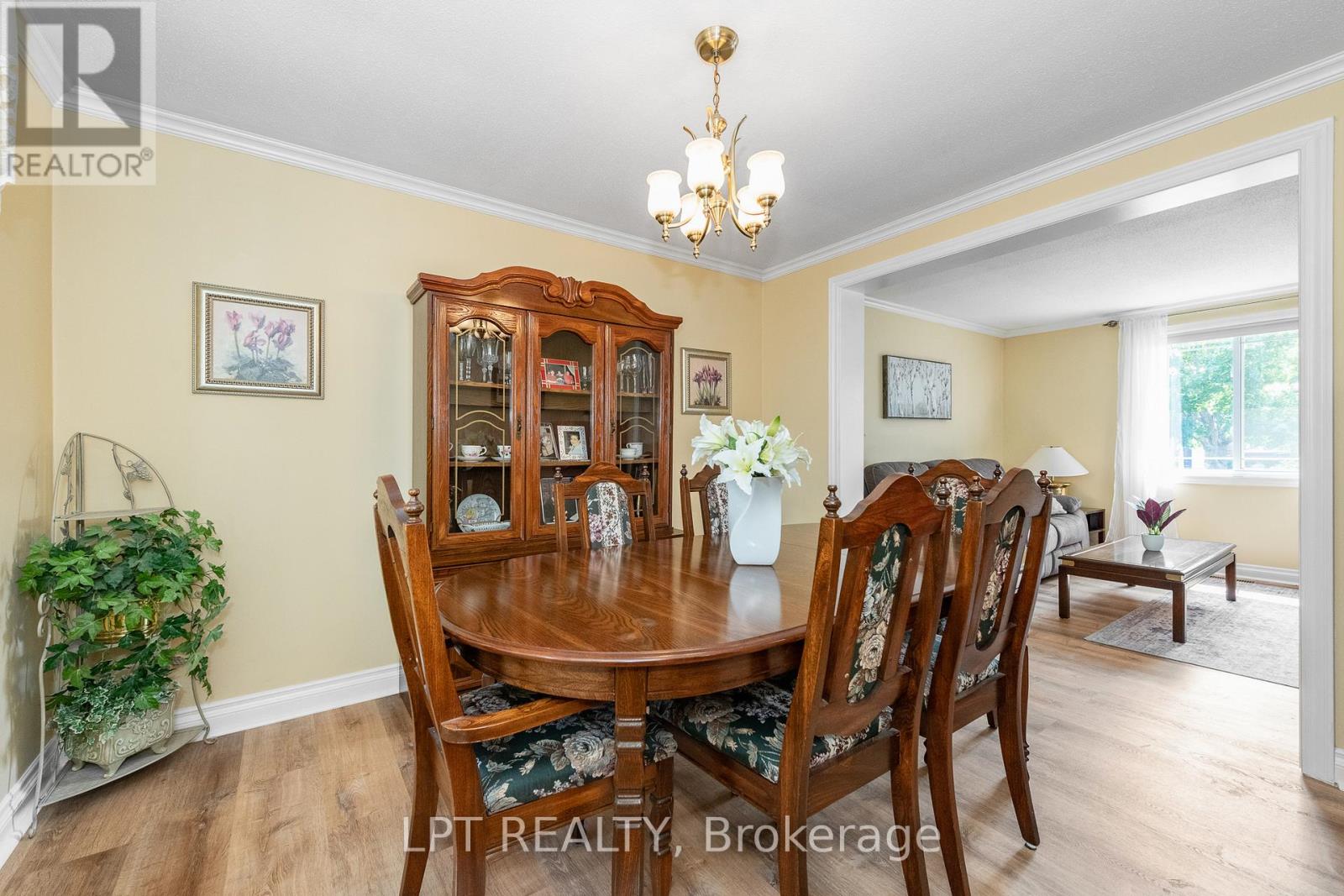 Photo 6 of 9 Dallaire Crescent, Ottawa ON