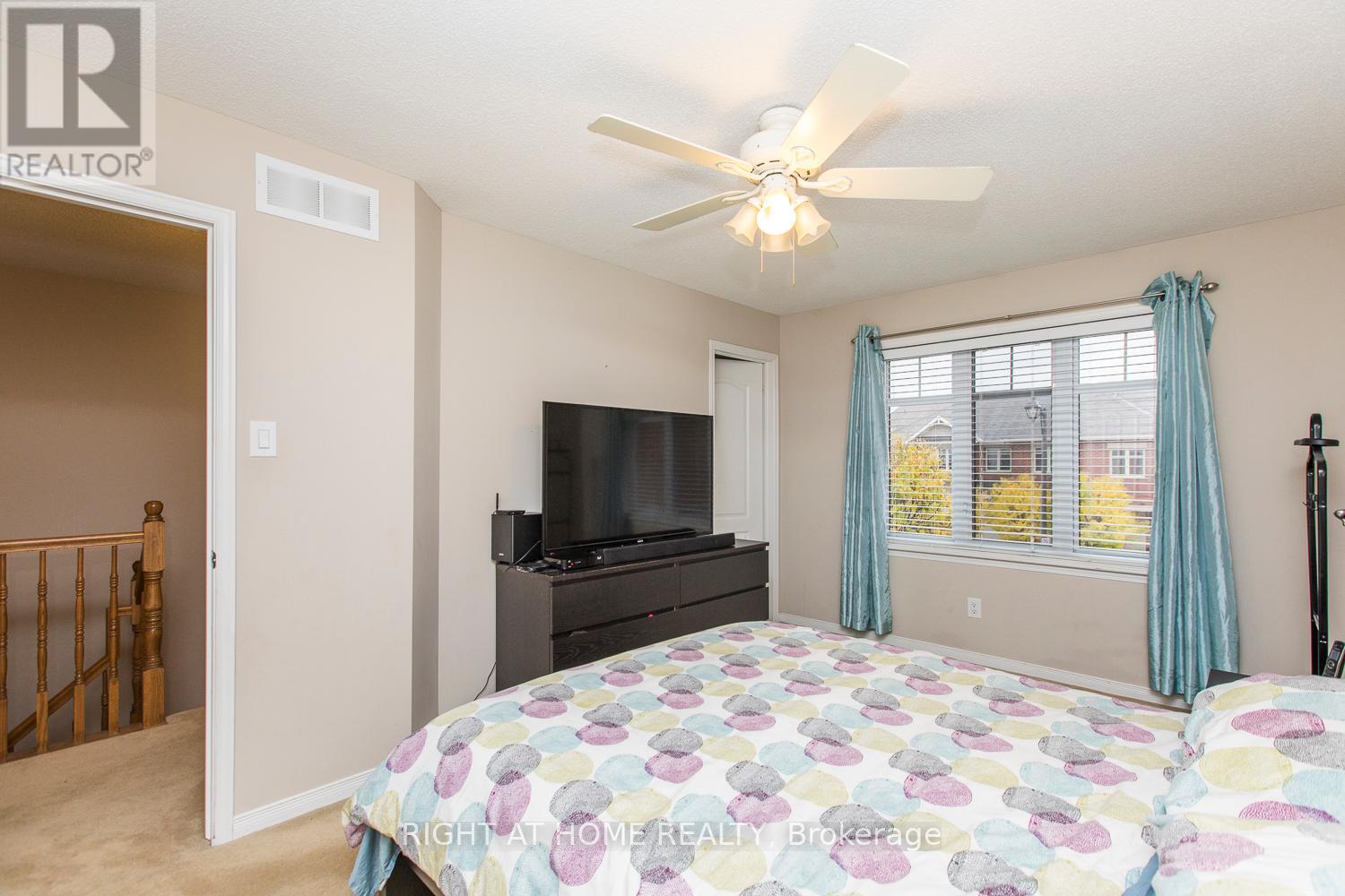 Photo 15 of 241 Badgeley Avenue, Ottawa ON