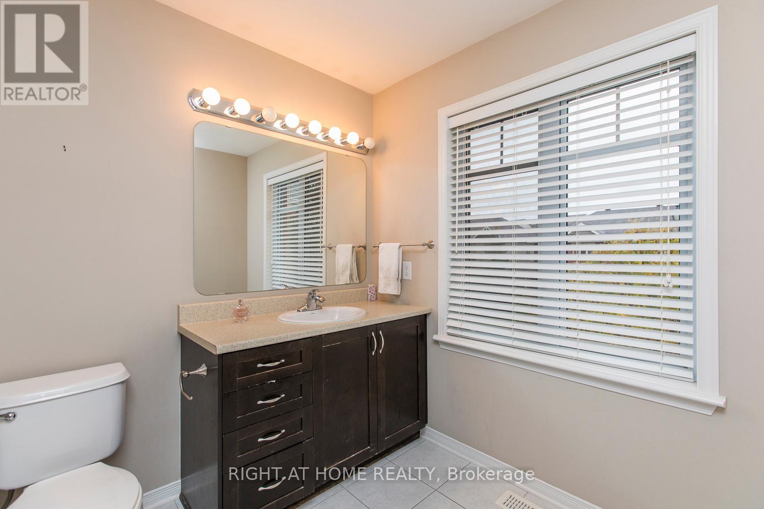 Photo 16 of 241 Badgeley Avenue, Ottawa ON