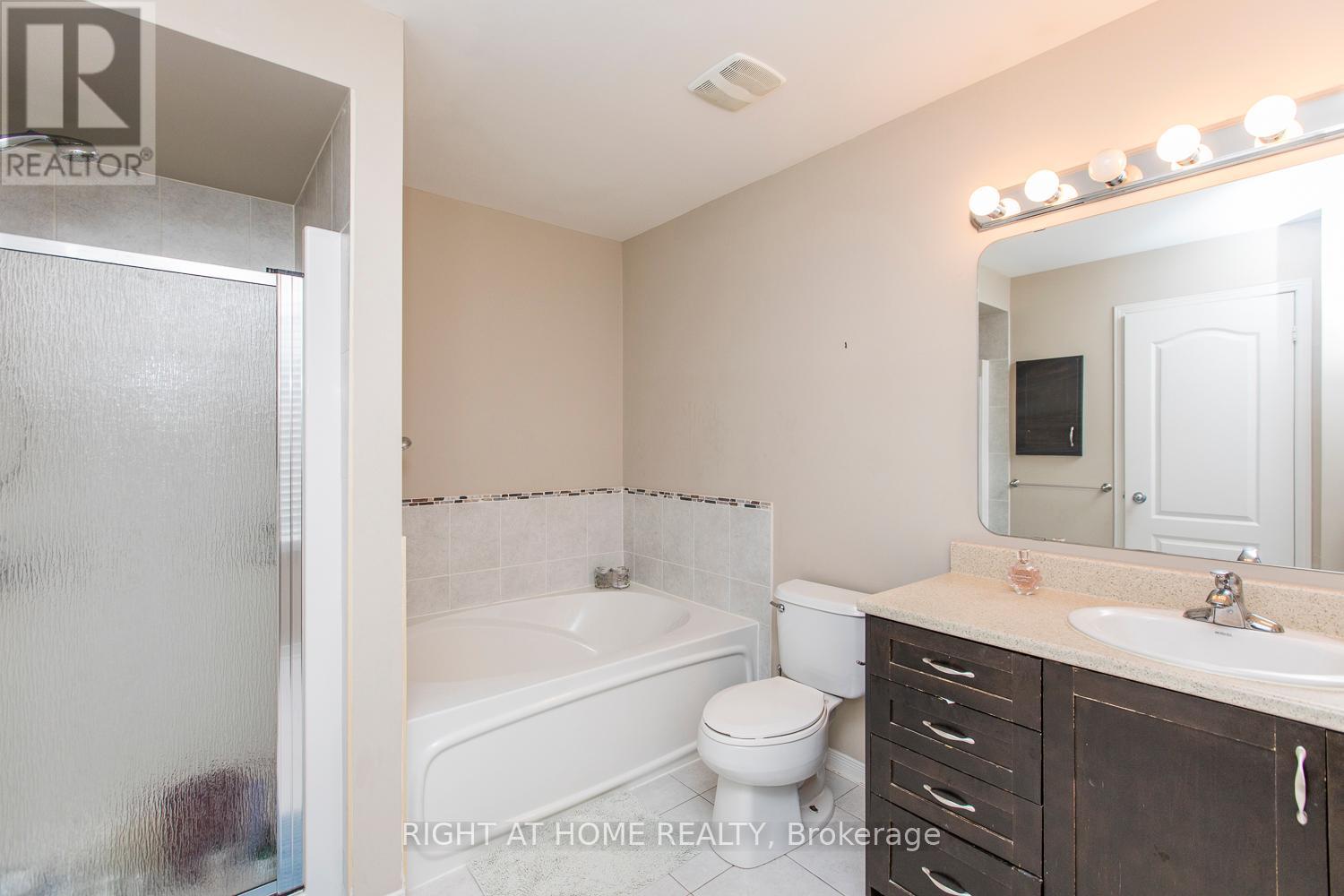 Photo 18 of 241 Badgeley Avenue, Ottawa ON