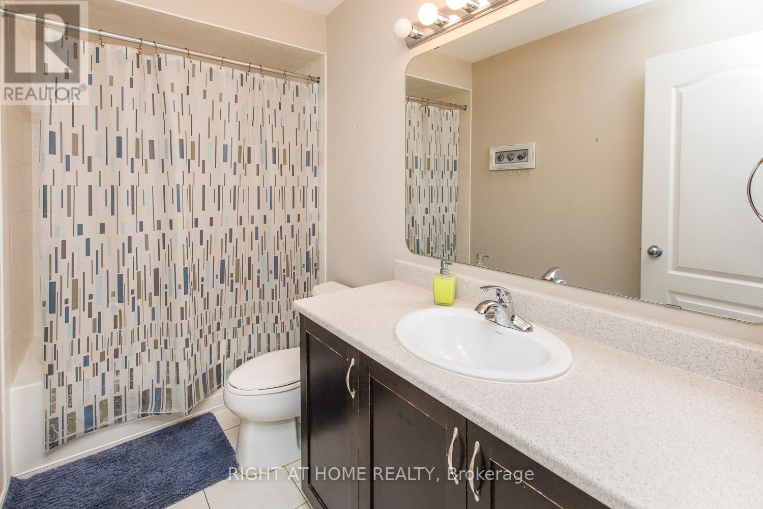 Photo 23 of 241 Badgeley Avenue, Ottawa ON