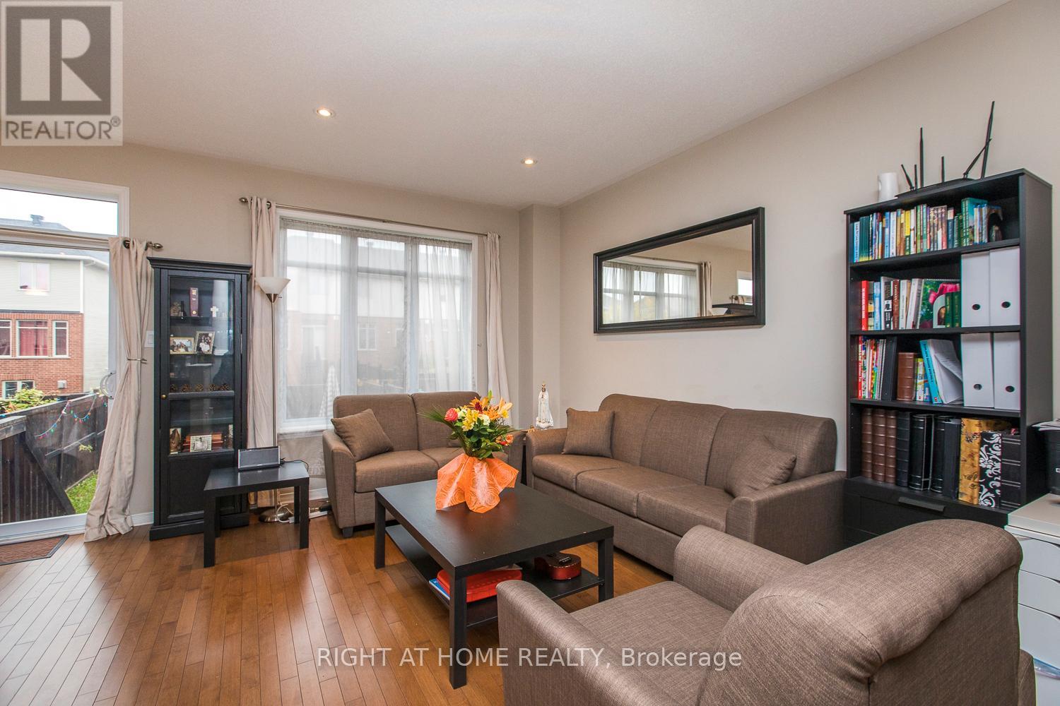 Photo 7 of 241 Badgeley Avenue, Ottawa ON