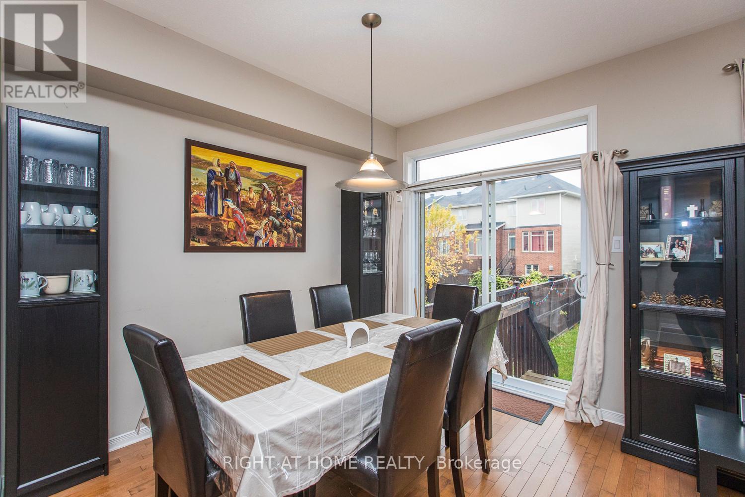 Photo 8 of 241 Badgeley Avenue, Ottawa ON
