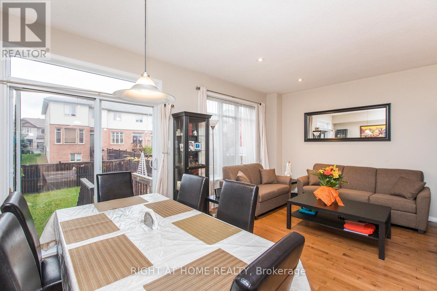 Photo 9 of 241 Badgeley Avenue, Ottawa ON