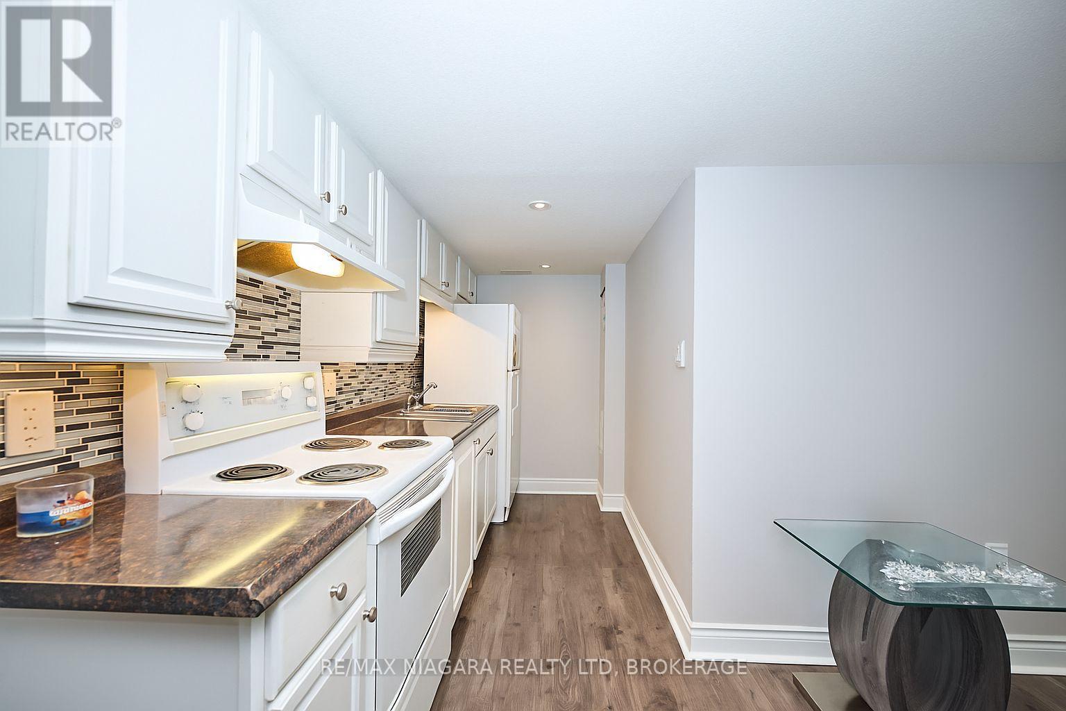 Photo 18 of 5667 Montrose Road, Niagara Falls ON