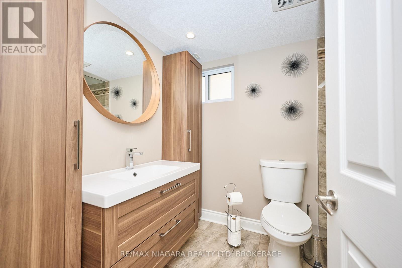 Photo 24 of 5667 Montrose Road, Niagara Falls ON