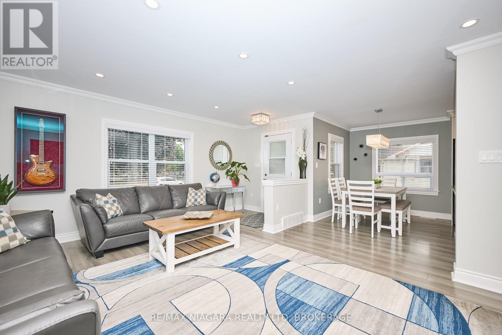 Photo 3 of 5667 Montrose Road, Niagara Falls ON