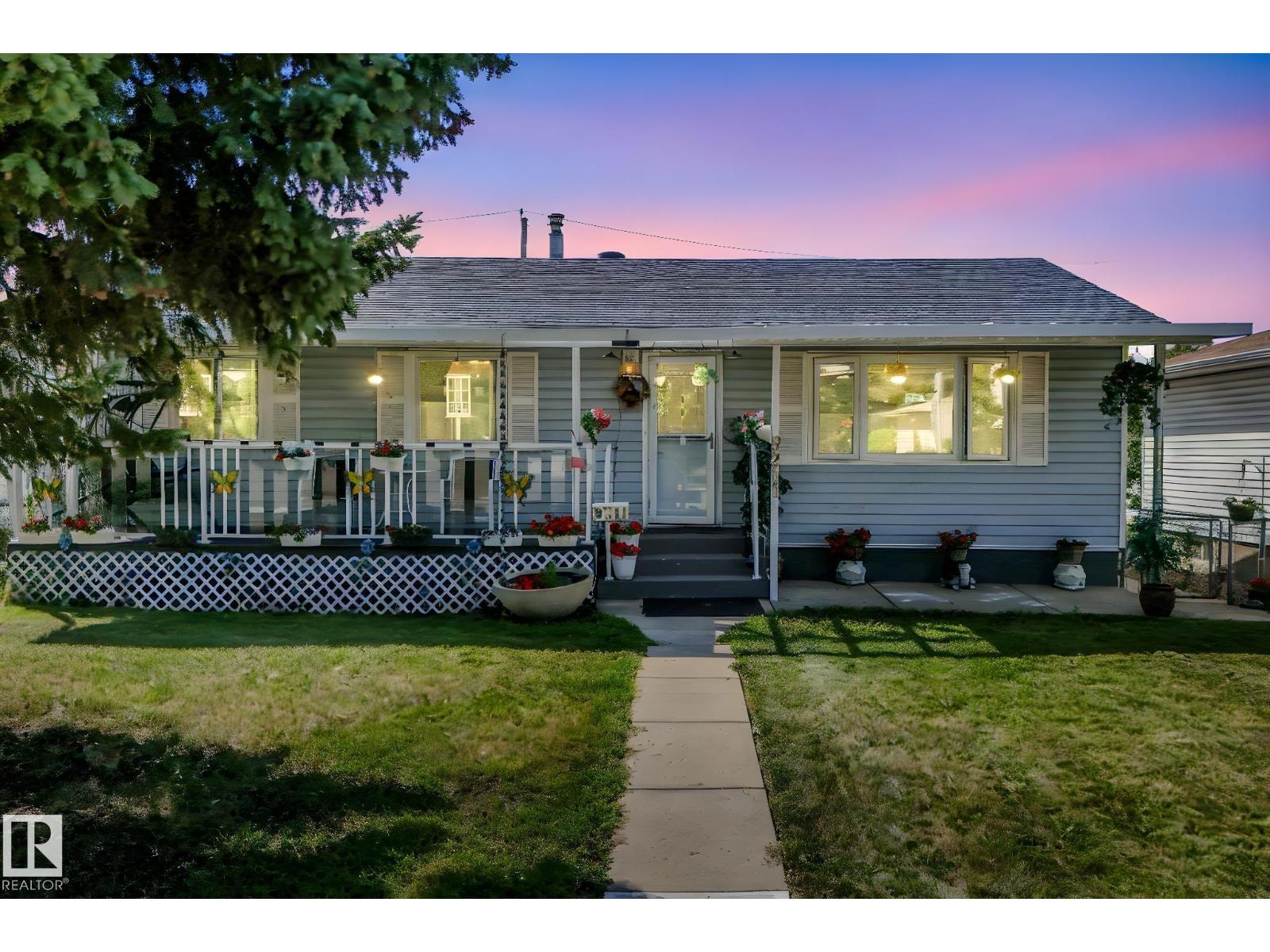 Photo 1 of 9211 130 Av Nw, Edmonton AB