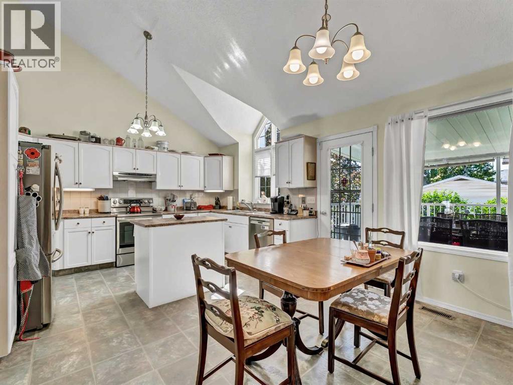 Photo 18 of 451 Sprague Way Se, Medicine Hat AB