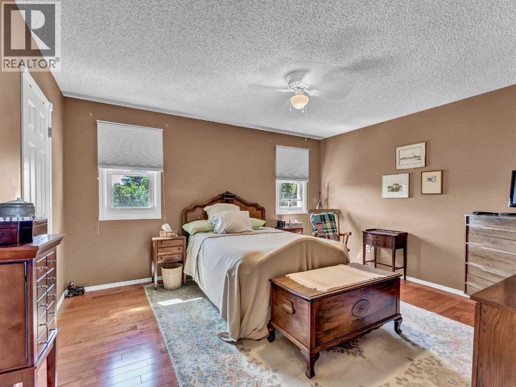 Photo 25 of 451 Sprague Way Se, Medicine Hat AB