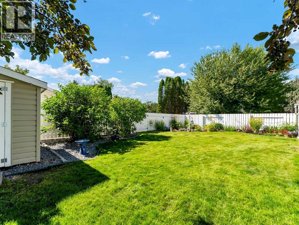Photo 8 of 451 Sprague Way Se, Medicine Hat AB