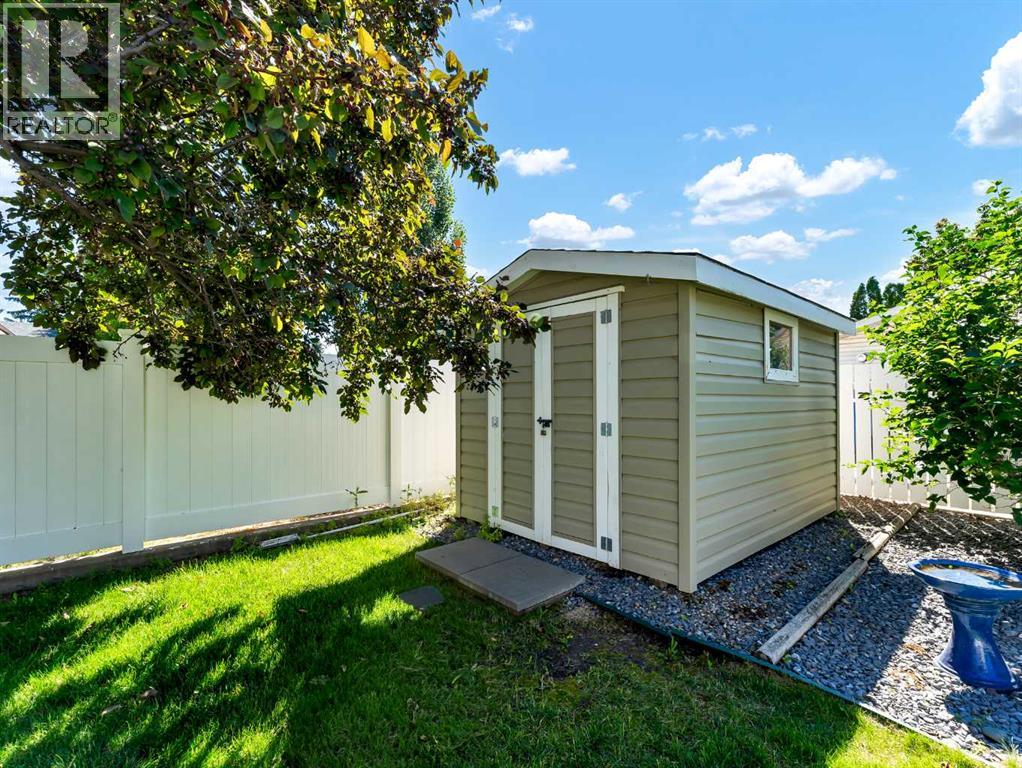 Photo 9 of 451 Sprague Way Se, Medicine Hat AB