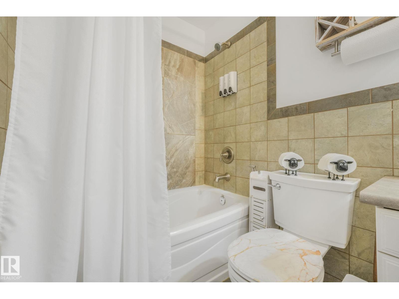 Photo 27 of 9211 130 Av Nw, Edmonton AB