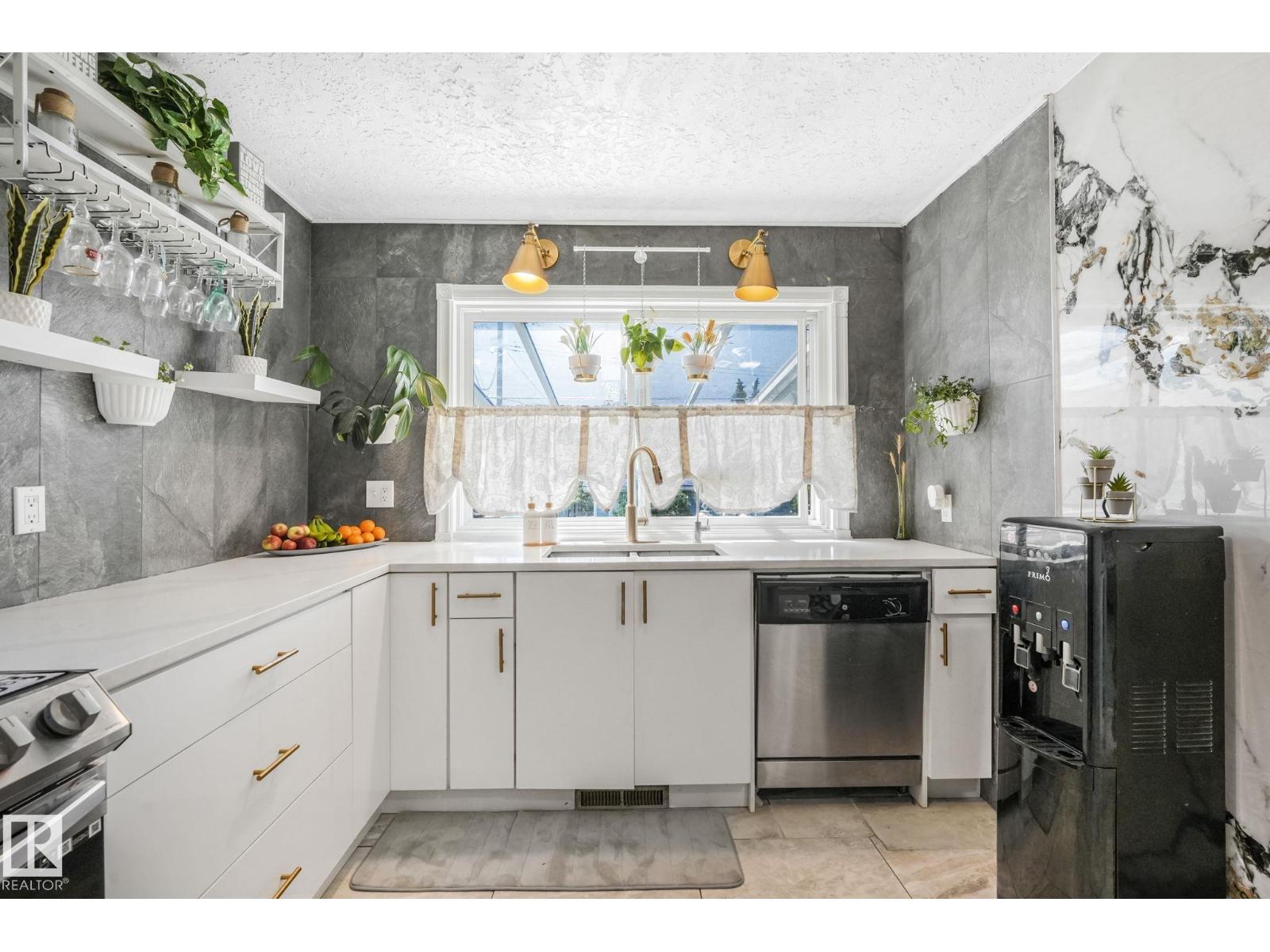 Photo 20 of 9211 130 Av Nw, Edmonton AB