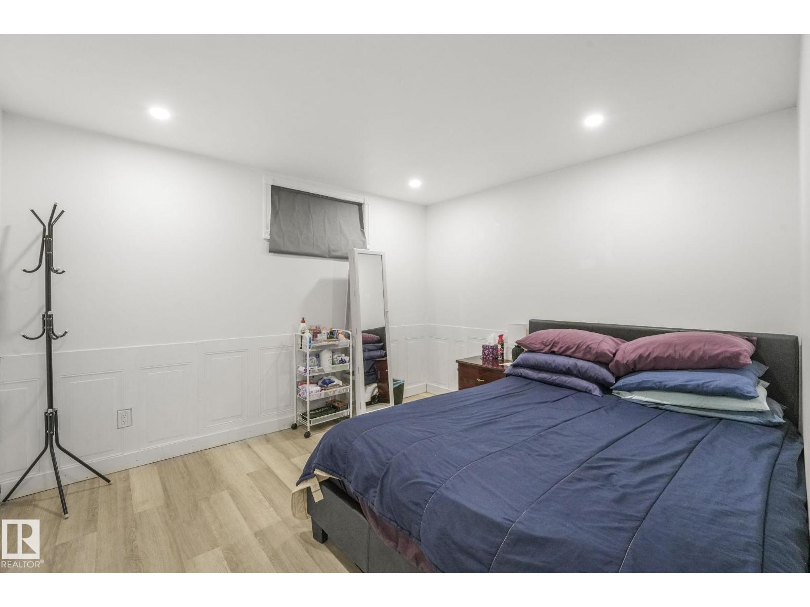 Photo 41 of 9211 130 Av Nw, Edmonton AB