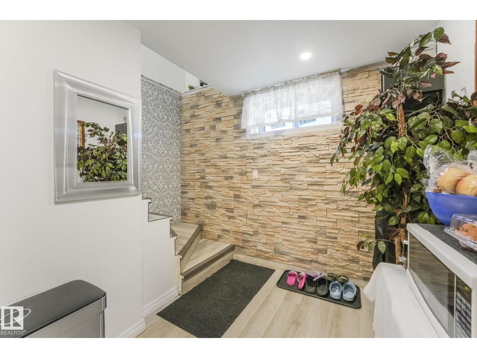 Photo 31 of 9211 130 Av Nw, Edmonton AB