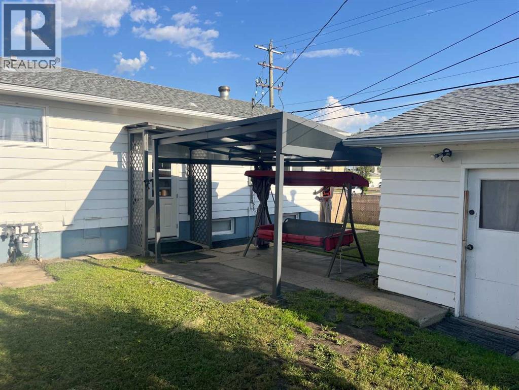 Photo 4 of 4502 56 Avenue, Lloydminster AB