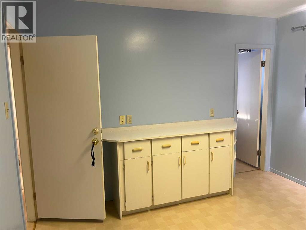 Photo 2 of 4502 56 Avenue, Lloydminster AB