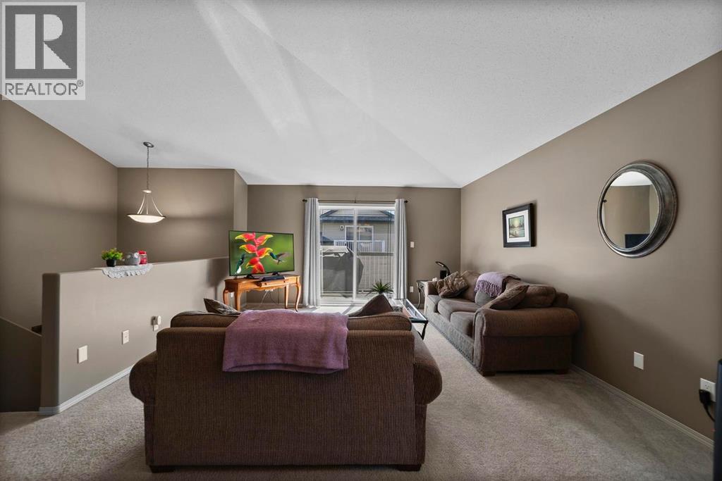 Photo 6 of 10 4803 54 Avenue, Camrose AB