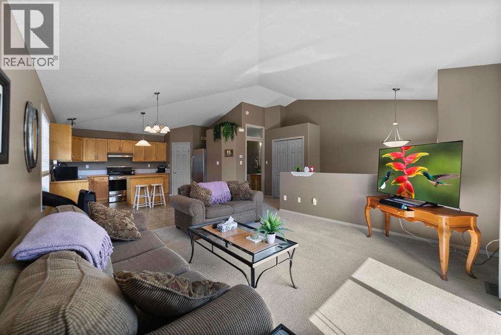 Photo 4 of 10 4803 54 Avenue, Camrose AB
