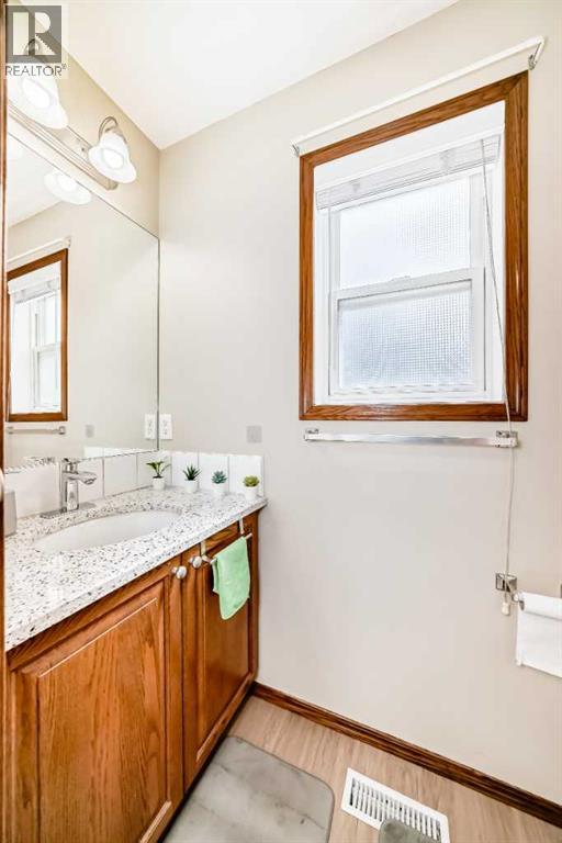 Photo 44 of 186 Saddleland Crescent Ne, Calgary AB
