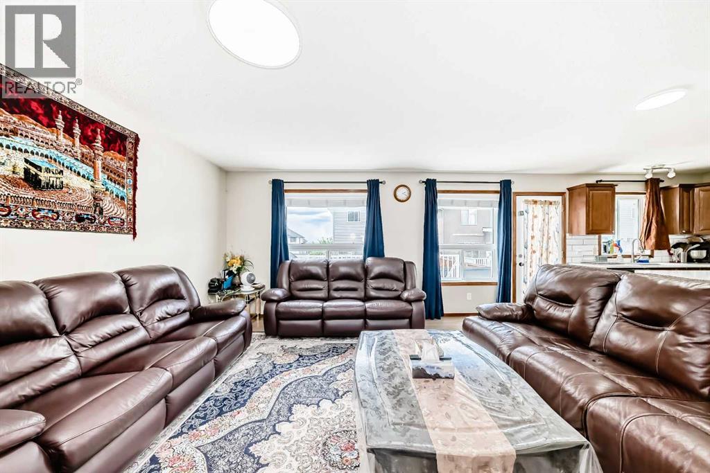 Photo 30 of 186 Saddleland Crescent Ne, Calgary AB