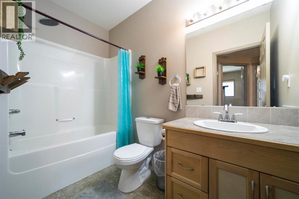 Photo 15 of 10 4803 54 Avenue, Camrose AB