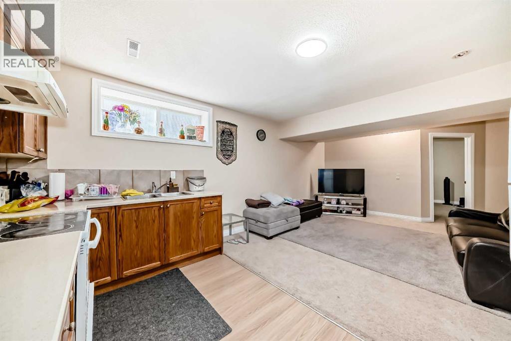 Photo 23 of 186 Saddleland Crescent Ne, Calgary AB