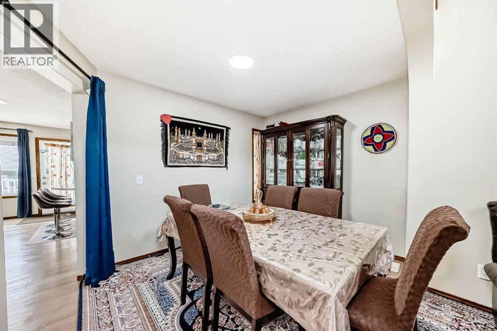 Photo 1 of 186 Saddleland Crescent Ne, Calgary AB