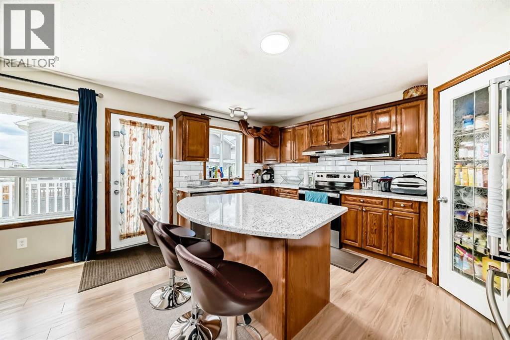 Photo 20 of 186 Saddleland Crescent Ne, Calgary AB