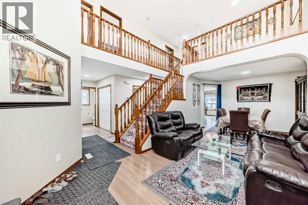 Photo 3 of 186 Saddleland Crescent Ne, Calgary AB