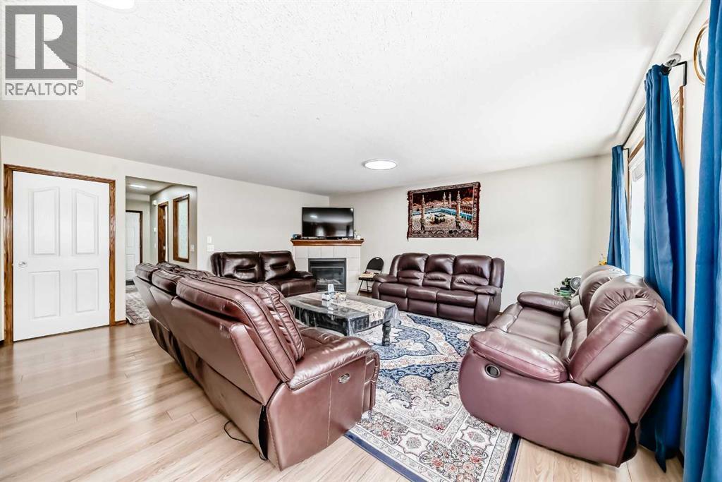 Photo 42 of 186 Saddleland Crescent Ne, Calgary AB