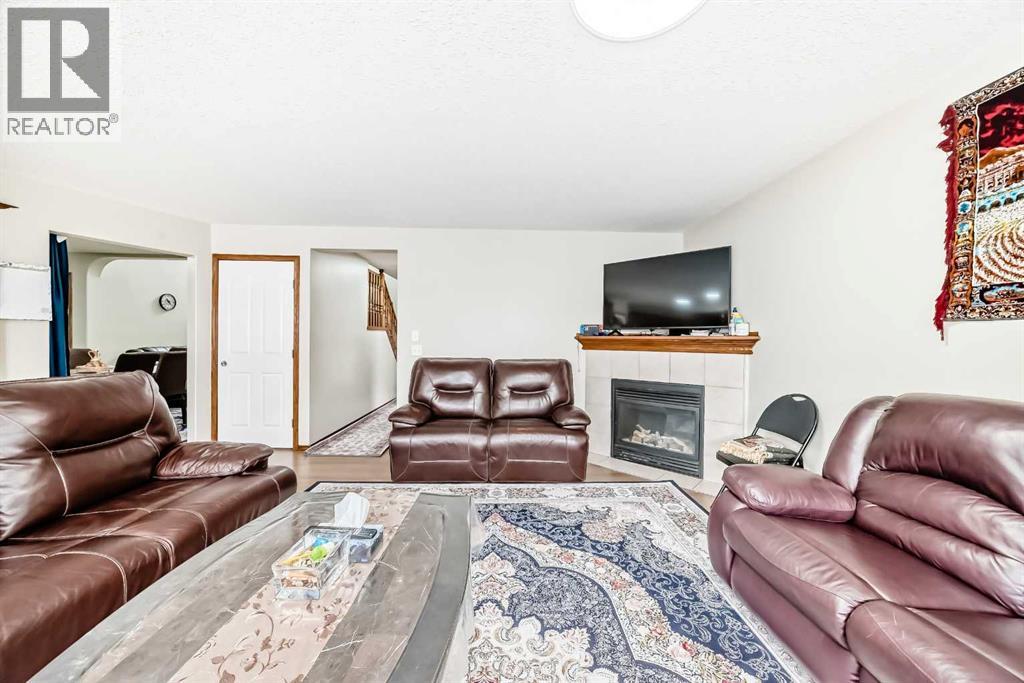 Photo 28 of 186 Saddleland Crescent Ne, Calgary AB
