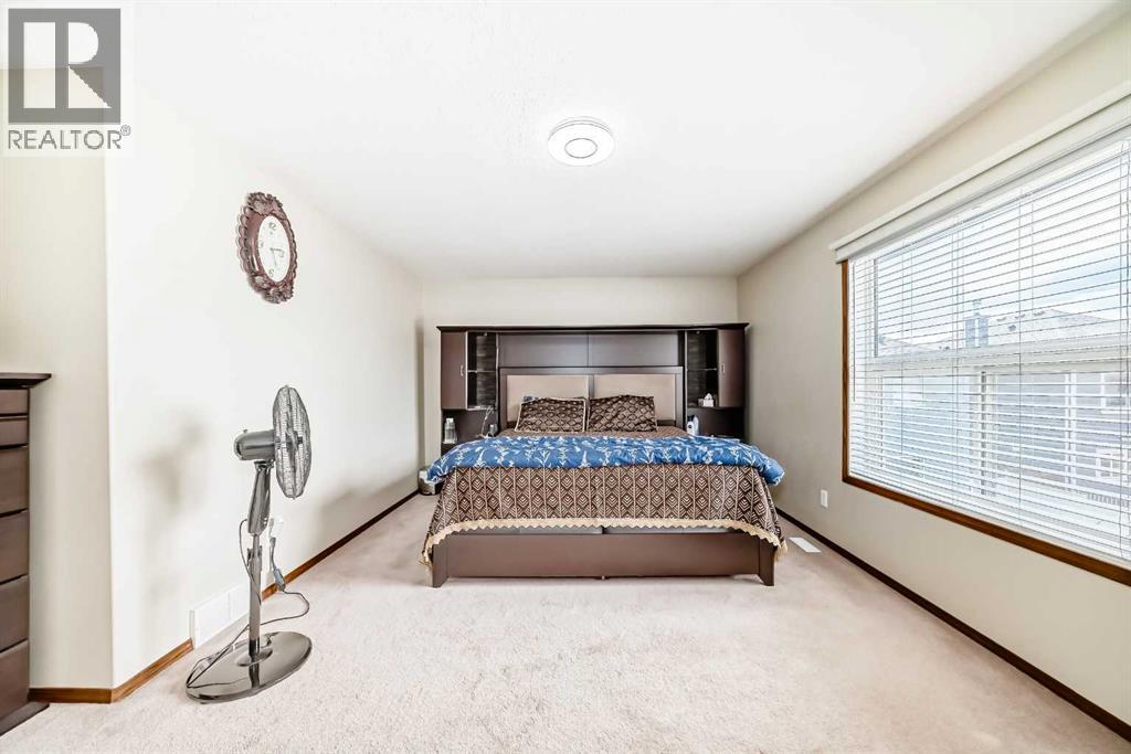 Photo 50 of 186 Saddleland Crescent Ne, Calgary AB