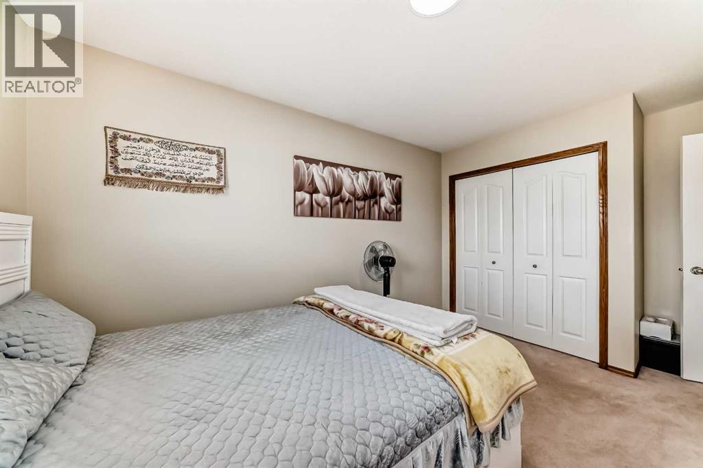 Photo 17 of 186 Saddleland Crescent Ne, Calgary AB
