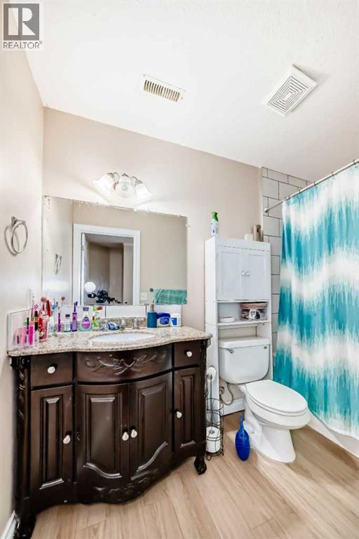 Photo 43 of 186 Saddleland Crescent Ne, Calgary AB