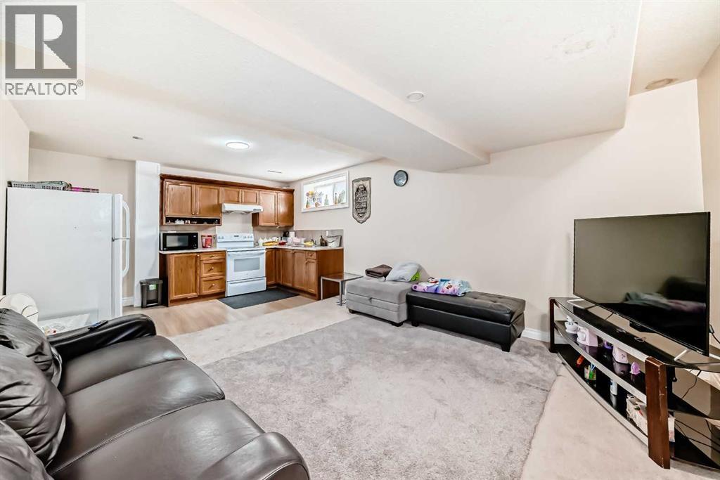 Photo 9 of 186 Saddleland Crescent Ne, Calgary AB