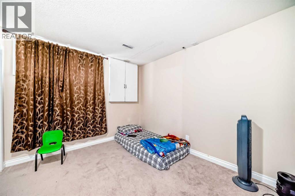 Photo 33 of 186 Saddleland Crescent Ne, Calgary AB