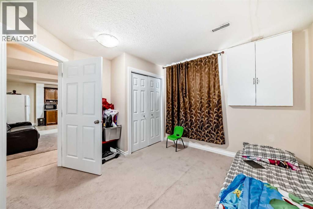 Photo 36 of 186 Saddleland Crescent Ne, Calgary AB
