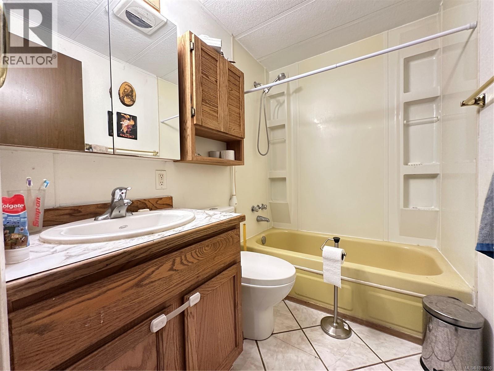 2000 Chelan Cres, Port McNeill