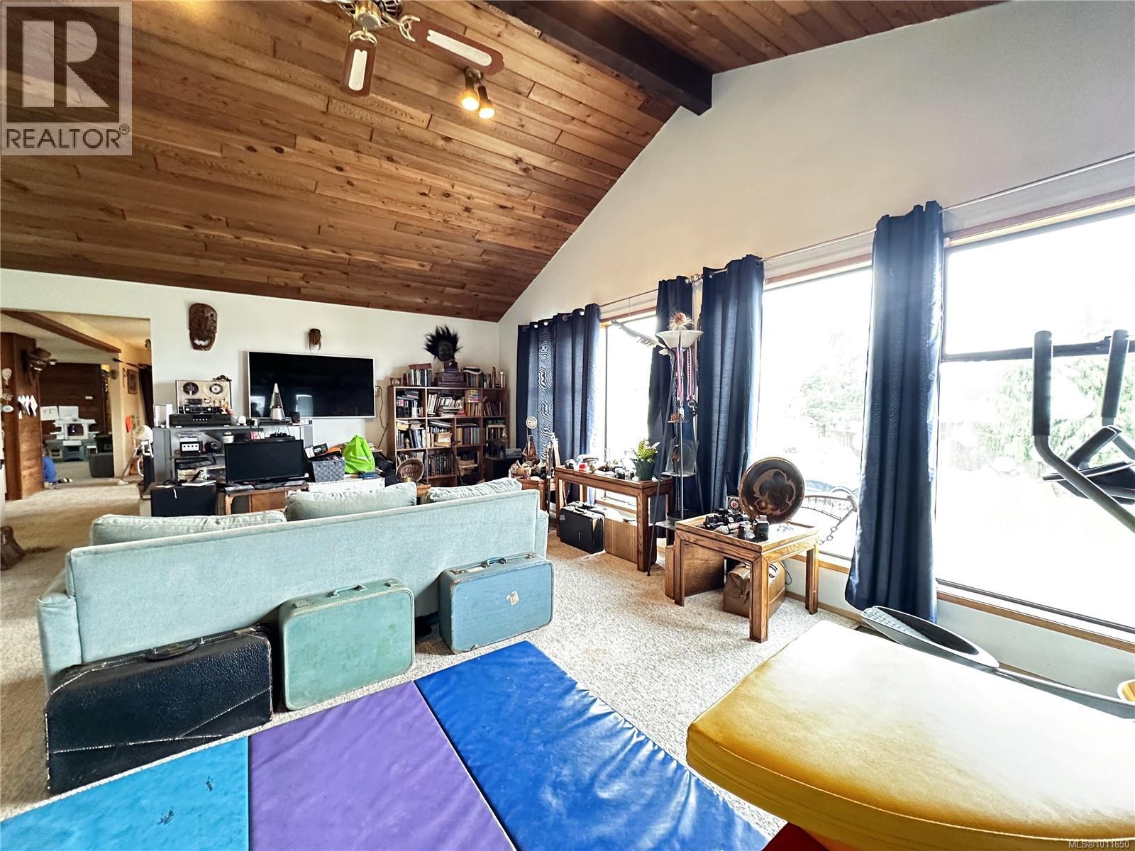 2000 Chelan Cres, Port McNeill