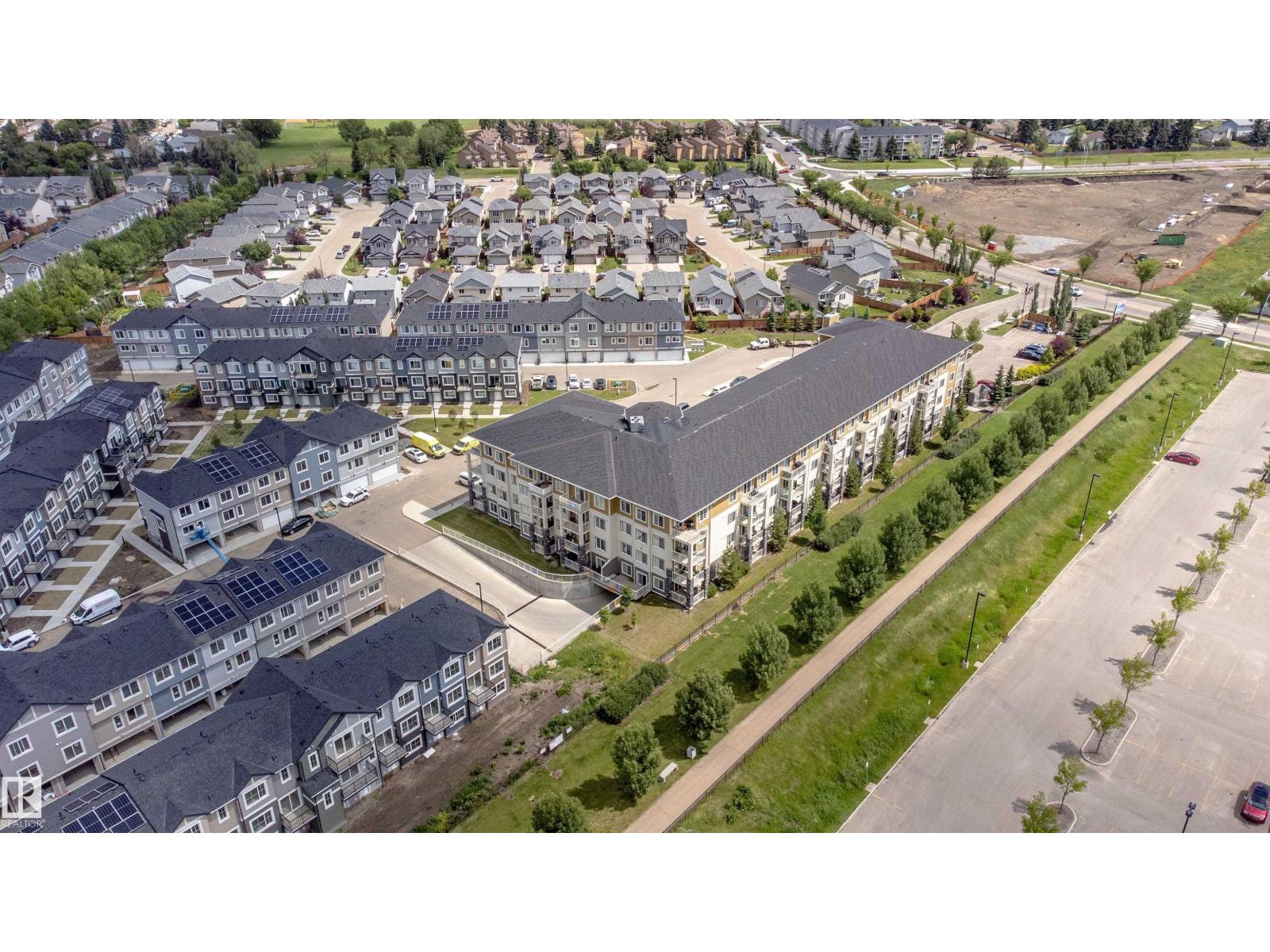 Photo 10 of 207 3670 139 Av Nw, Edmonton AB