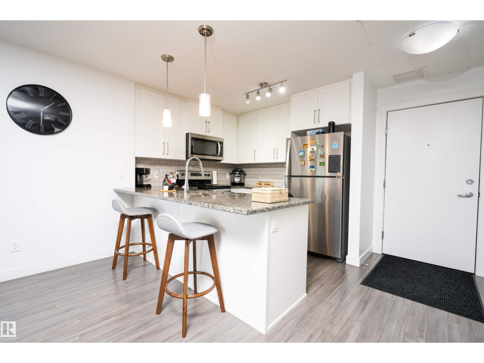 Photo 7 of 207 3670 139 Av Nw, Edmonton AB